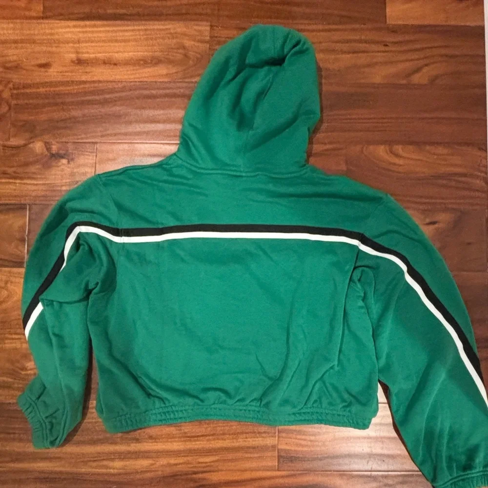 Nike Women’s Celtics Sweatshirt Size Large NWT - Picture 3 of 4